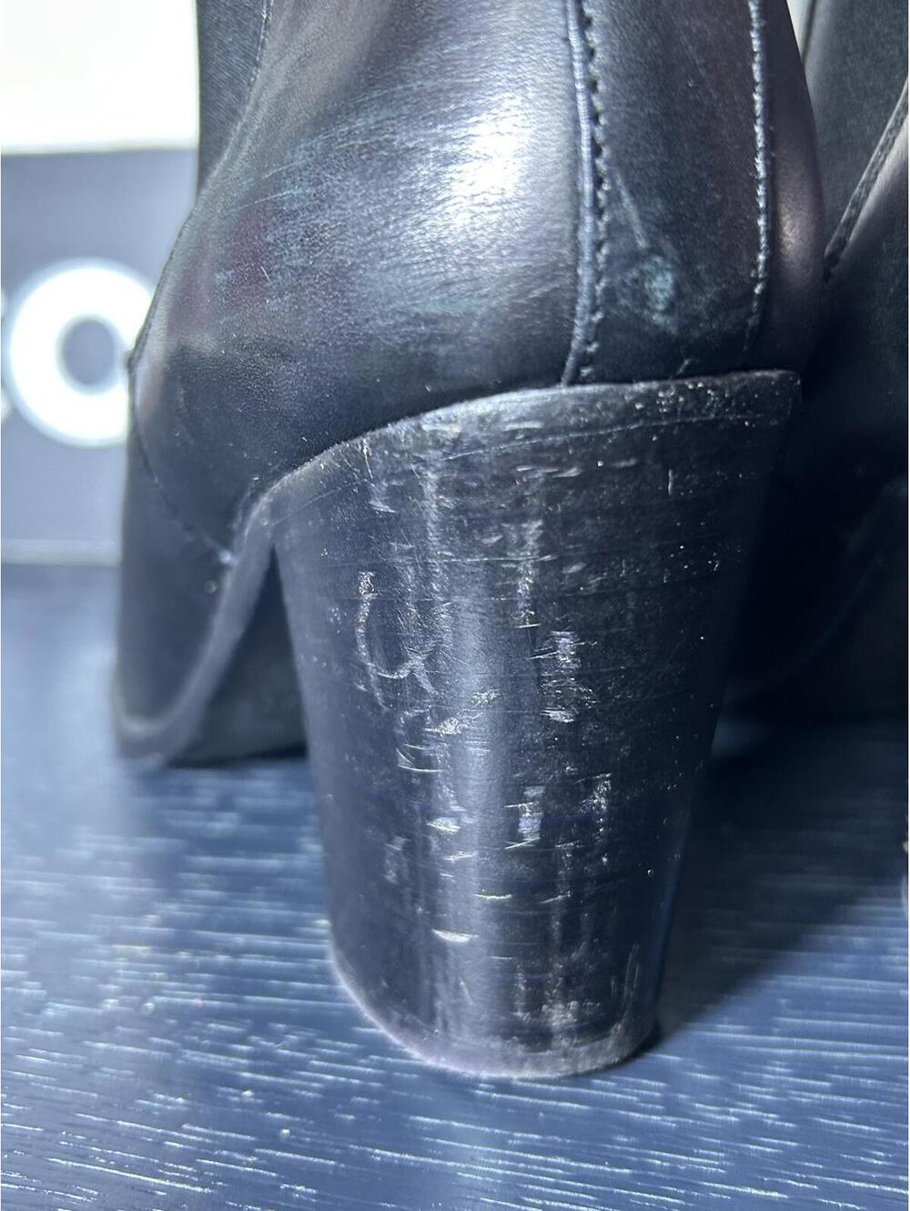 Burberry Black Leather Glendale 75 Equestrian Ankle Boots - Picture 7 of 9